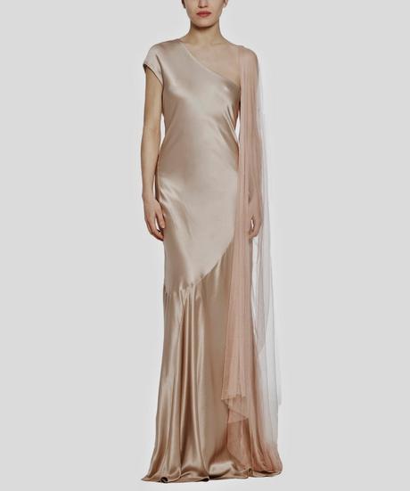 La nueva colección de vestidos de fiesta 2014 de Cortana desprende un aire delicado y cosmopolita