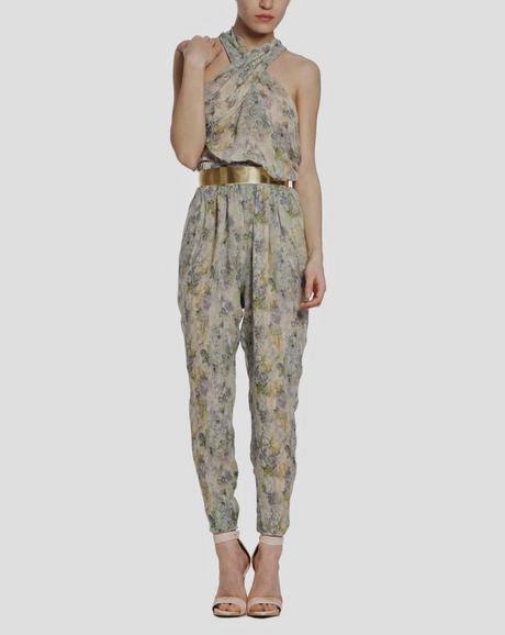 La nueva colección de vestidos de fiesta 2014 de Cortana desprende un aire delicado y cosmopolita