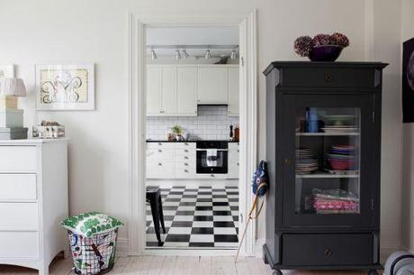 Un piso en la ciudad con aires campestres papel de pared decoración muebles de madera y mimbre estilo nórdico con motivos florales decoración salones y dormitorios decoración nórdica rústica decoración estilo nórdico country blog decoracion interiores