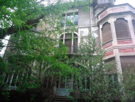 la mansión  abandonada de villa Amada