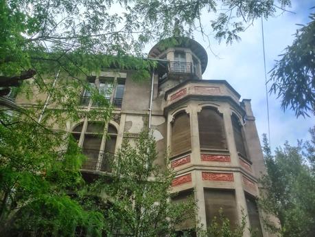 la mansión  abandonada de villa Amada