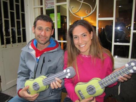 485 – Gente con ukelele bigunki