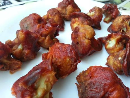 Alitas de pollo veganas de coliflor estilo Buffalo