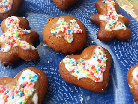 Galletas de jengibre veganas con glaseado de azúcar