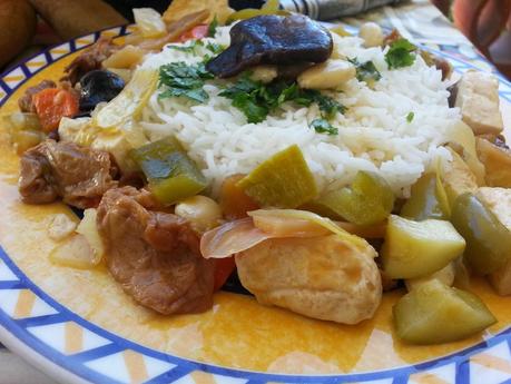 Chop Suey vegano con chutney de mango