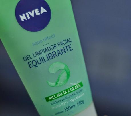 Limpiando la piel con los productos de Nivea!