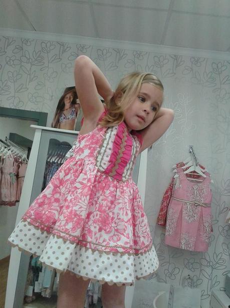 VESTIDOS CON VUELO Y DECUENTOOOOOOO