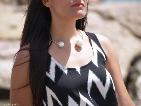 ZIG ZAG ON THE BEACH