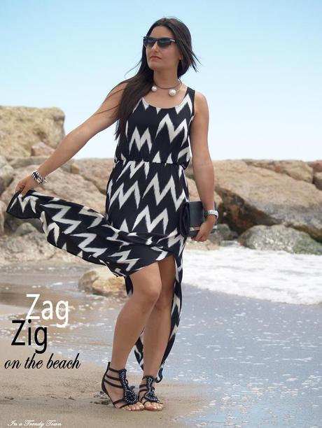 ZIG ZAG ON THE BEACH