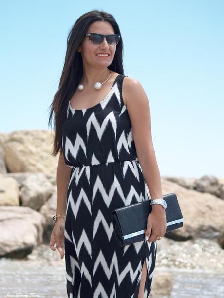 ZIG ZAG ON THE BEACH