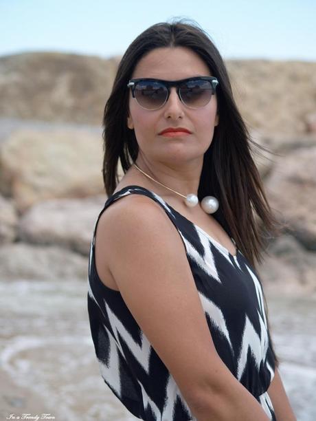 ZIG ZAG ON THE BEACH