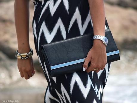 ZIG ZAG ON THE BEACH