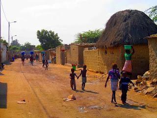 INTERVENCIÓN EN BARRIOS DEGRADADOS E INFORMALES. El caso de Damba María, Benguela (Angola) -1 INTERVENCIÓN EN BARRIOS DEGRADADOS E INFORMALES. El caso de Damba María, Benguela (Angola) -1