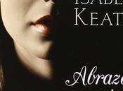 Reseña Abraza oscuridad, Isabel Keats