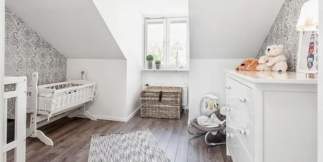 Un dúplex 100% nórdico en blanco y gris