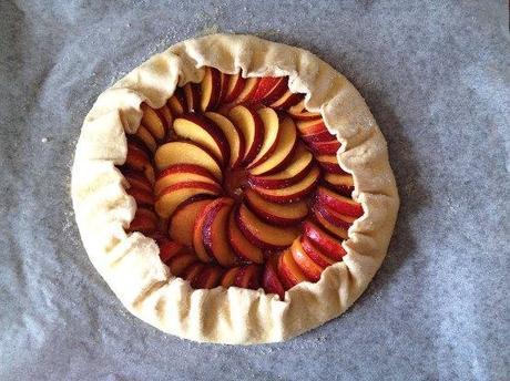 recetas rápidas y fáciles tartas recetas rápidas fáciles tartas frutas postres tartas rápidas postres rápidos caseros postres nórdicos postres delikatissen postres con fruta y masa Galette de nectarinas y ruibarbo 