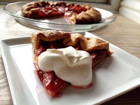 recetas rápidas y fáciles tartas recetas rápidas fáciles tartas frutas postres tartas rápidas postres rápidos caseros postres nórdicos postres delikatissen postres con fruta y masa Galette de nectarinas y ruibarbo 