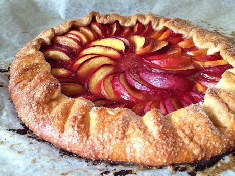 recetas rápidas y fáciles tartas recetas rápidas fáciles tartas frutas postres tartas rápidas postres rápidos caseros postres nórdicos postres delikatissen postres con fruta y masa Galette de nectarinas y ruibarbo 