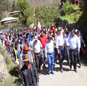 En las zonas alto andinas: GORE LIMA CONTINUA CON LA ENTREGA DE LAPTOPS…