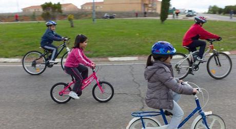 niños bicicleta