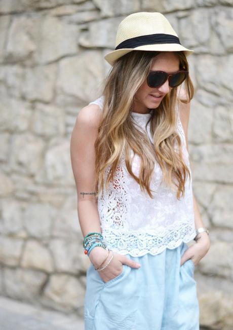 WHITE WITH DENIM AND INSTADIARY