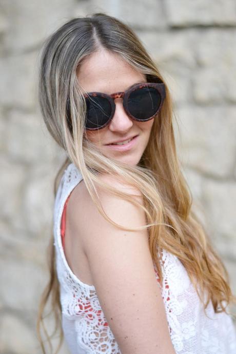 WHITE WITH DENIM AND INSTADIARY