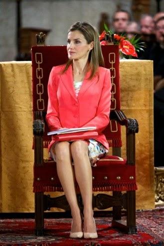 Princesa Letizia, look lady en Navarra, si. Look college en Madrid, no