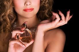 Soñar regalar perfumes o que te regalen una colonia simboliza deseo,amor,pasión. Saca a relucir tus cualidades.