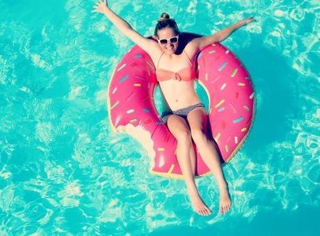 Doughnut pool float