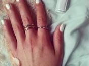 White nails Uñas blancas