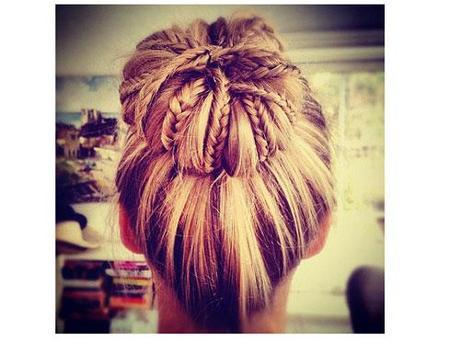 dougnut bun braid hairdo