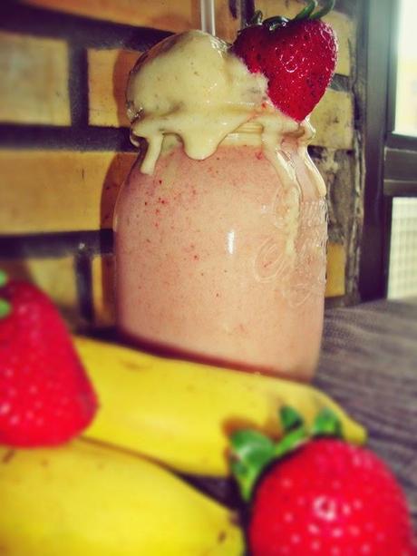 Super batido de plátano y fresa (strawberry banana smoothie)