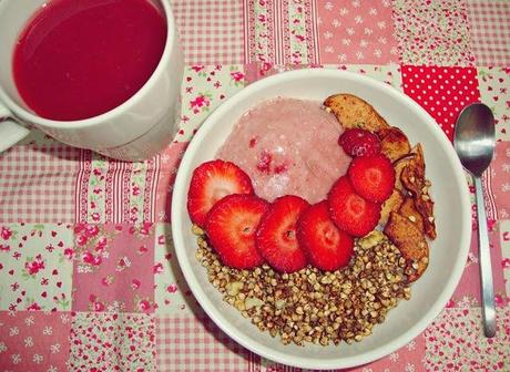 Desayuno RAW: granola y licuado de remolacha