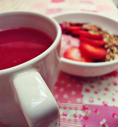 Desayuno RAW: granola y licuado de remolacha