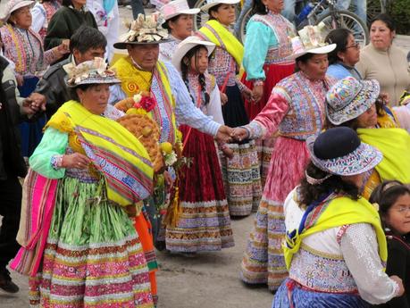 Chivay en multicolor: Danza la raza