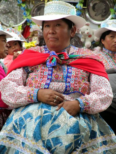 Chivay en multicolor: Danza la raza