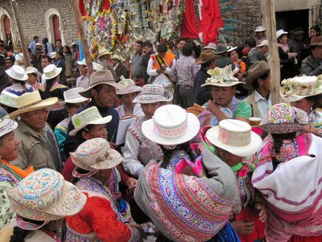 Chivay en multicolor: Danza la raza