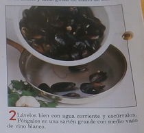 LAVAR Y COCER MEJILLONES