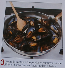 LAVAR Y COCER MEJILLONES