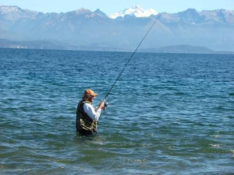 Pesca deportiva en Bariloche: la ruta de la trucha.