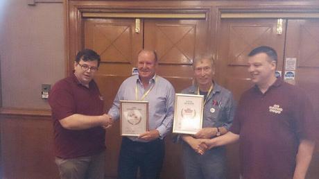 Sir Ian Livingstone y Steve Jackson en el Salón de la Fama