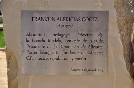 Franklin Albricias: una vida, un busto y un ejemplo.