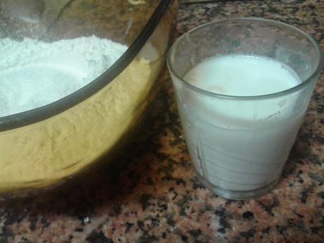 Pastel brioche con manzanas y avellanas