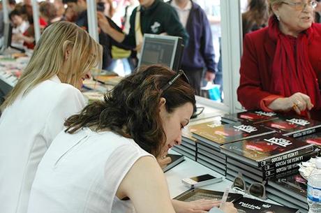 Feria del libro de Madrid - La Mesa del Pecado de Larousse