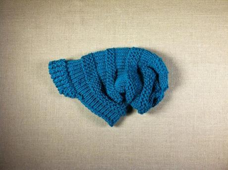 Teje un gorro caído con visera en telar circular Tutorial DIY cómo tejer gorro caído con visera en telar