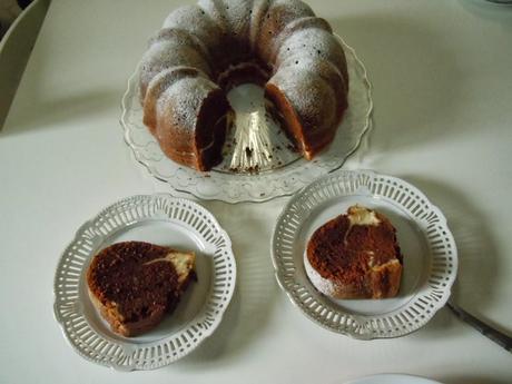 Bundt de chocolate y queso.