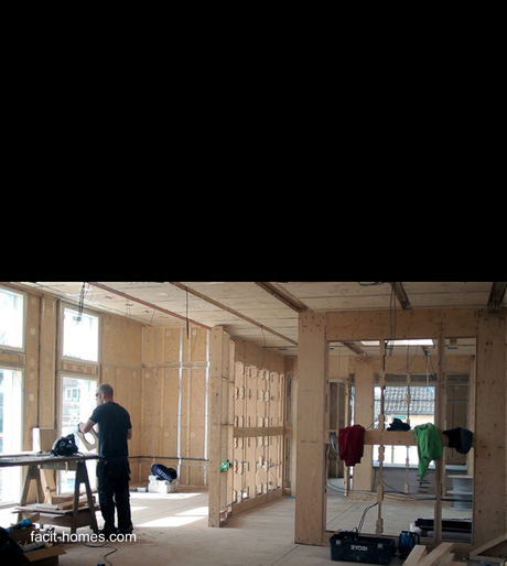 El proyecto puede ser llevado a la realidad con alta precisión en los detalles Dibujo y foto de un sector de la casa en construcción con D-Process