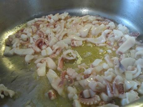 Risotto calamares y azafrán – Risotto calamari e zafferano risottocalamarizafferano2