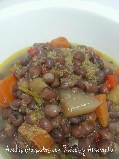 Azukis Guisadas con Raíces y Amaranto