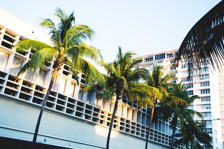 Miami-Urban_Outfitters-Daisy_Print-Skirt-Vintage-23